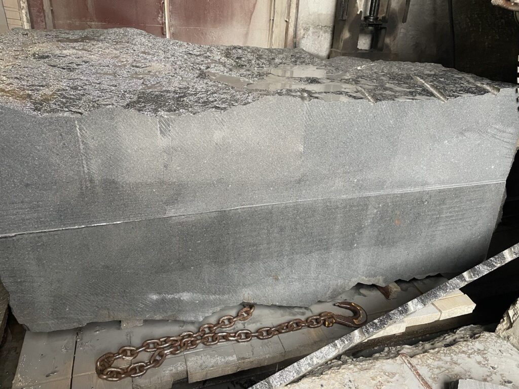 Гранітні блоки